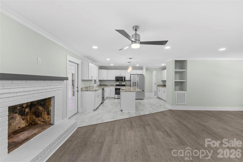 614 S Magnolia St, Mooresville, NC 28115