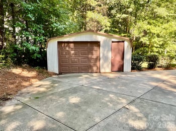 9500 Harvest Ln, Davidson, NC 28036