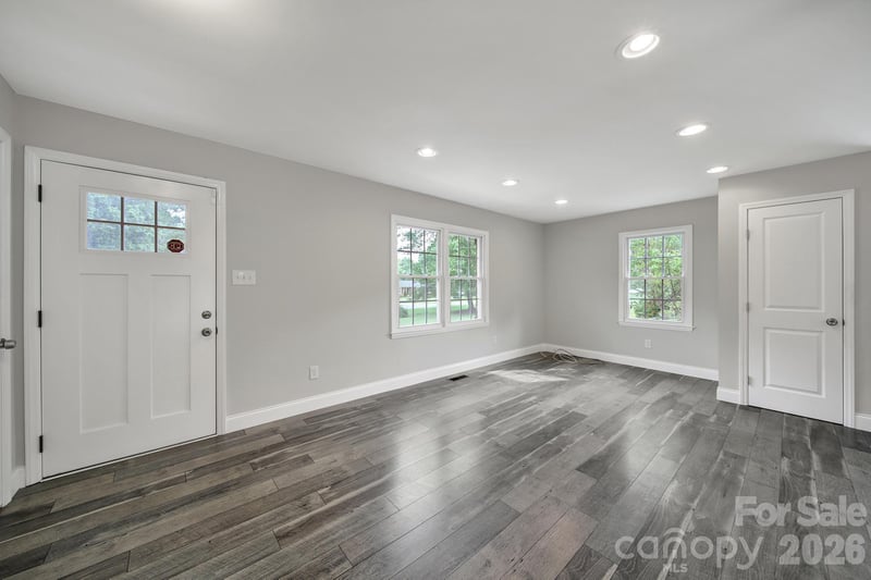 1200 Vickie Ln, Matthews, NC 28104