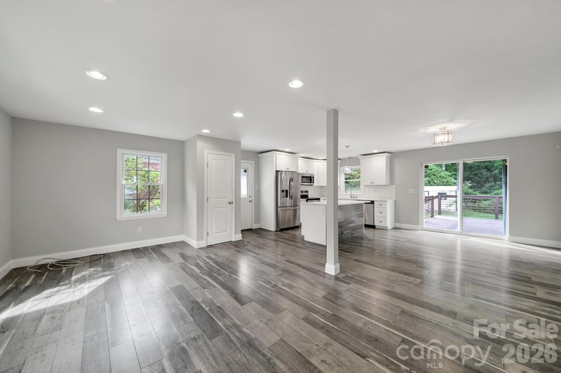 1200 Vickie Ln, Matthews, NC 28104
