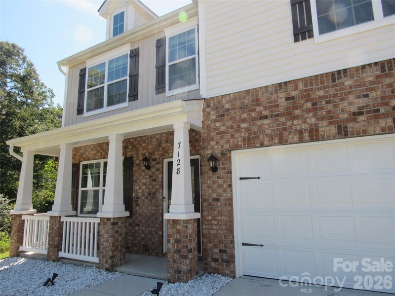 7128 Bandera Dr, Charlotte, NC 28214