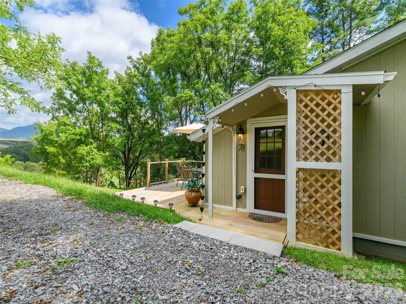 78 London Ln, Clyde, NC 28721