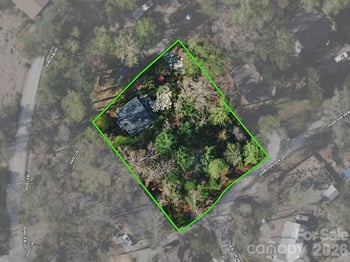 240 Seneca Blvd, Hendersonville, NC 28739