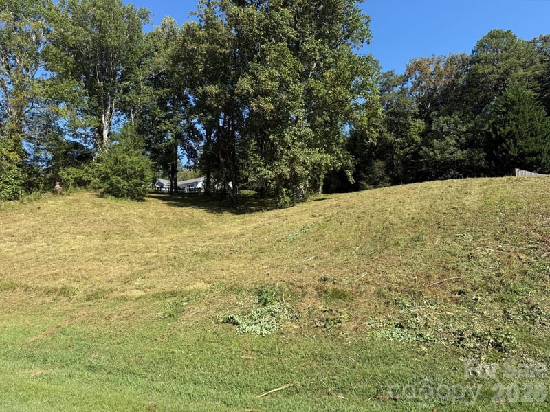 28 Shallow Branch Rd, Leicester, NC 28748
