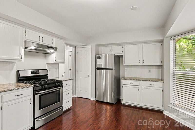 8313 Belstead Brook Ct, Charlotte, NC 28216