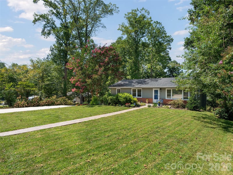 182 Locust Ct, Arden, NC 28704