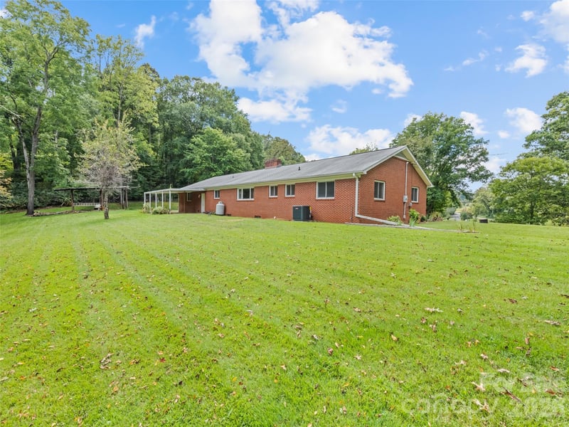 2968 Dutch Cove Rd, Canton, NC 28716