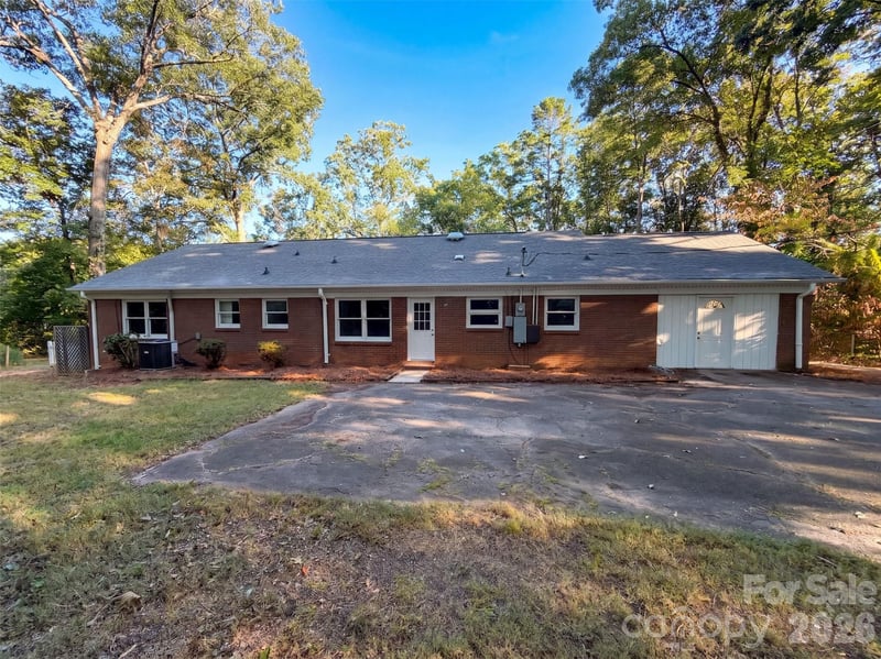 1524 Mt Holly Huntersville Rd, Charlotte, NC 28214