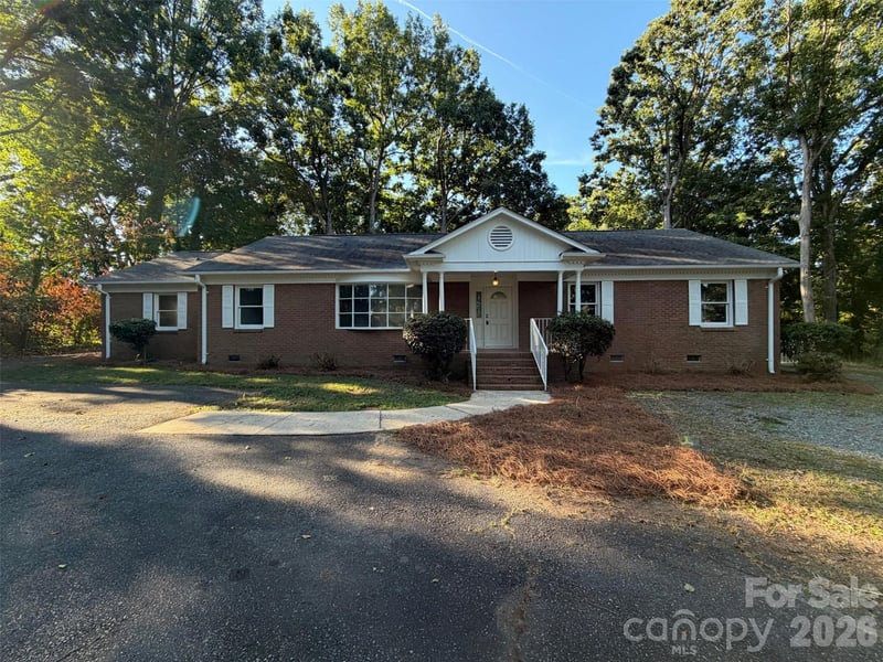 1524 Mt Holly Huntersville Rd, Charlotte, NC 28214