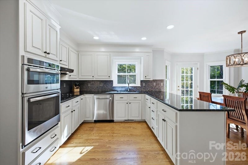 10141 Hanover Glen Rd, Charlotte, NC 28210