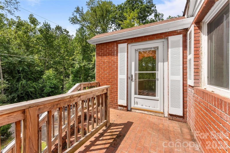 108 Wilrecar Dr, Black Mountain, NC 28711