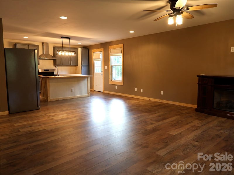 3240 Old Henson Cove Rd, Canton, NC 28716