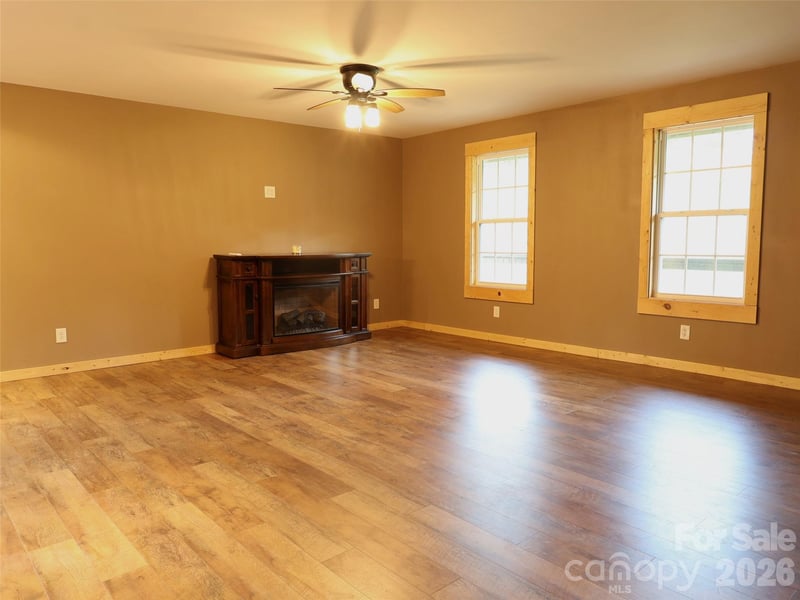 3240 Old Henson Cove Rd, Canton, NC 28716