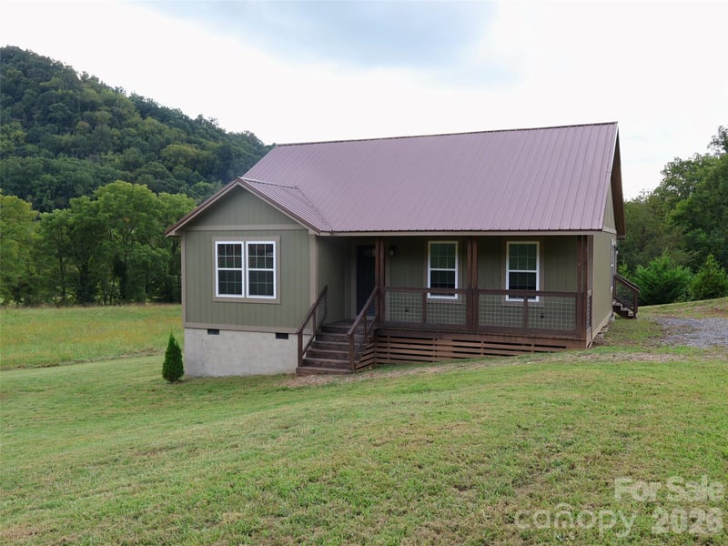 3240 Old Henson Cove Rd, Canton, NC 28716