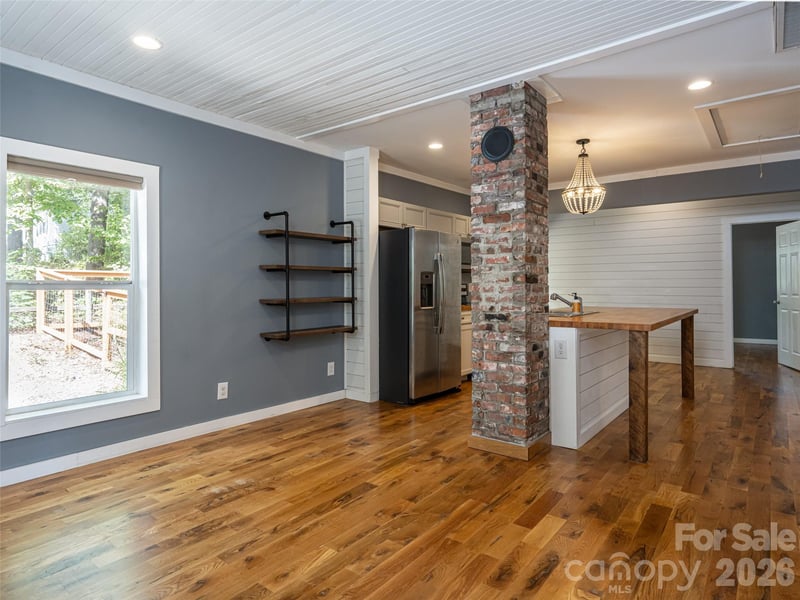 306 Mccoy Cove Rd, Black Mountain, NC 28711
