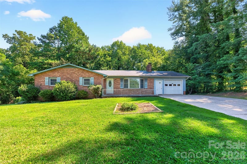 632 Wildlife Access Rd, Hickory, NC 28601