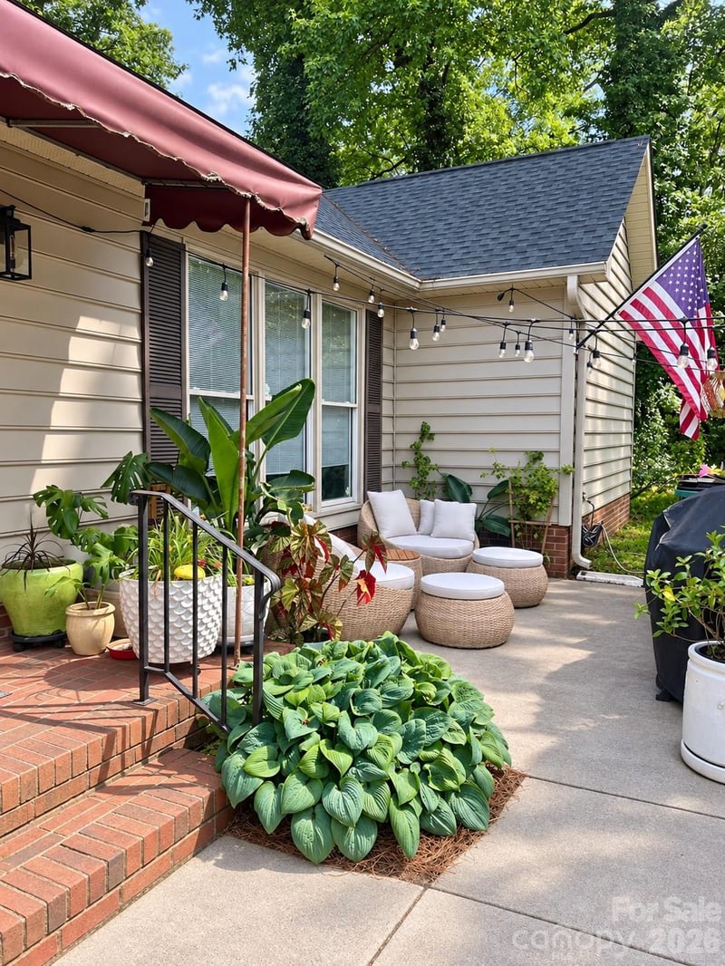 5935 Crape Myrtle Ln, Charlotte, NC 28216