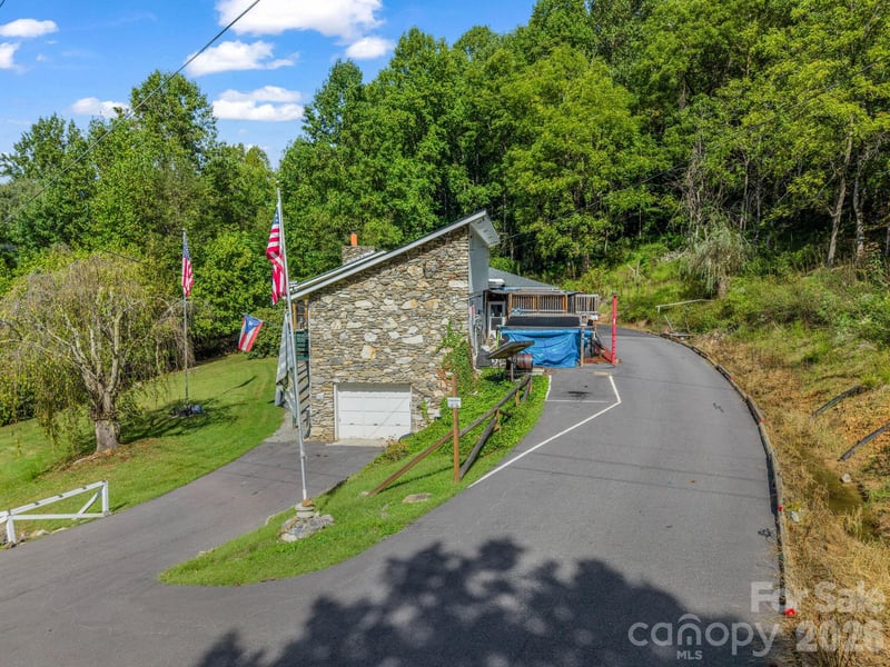 48 Roberts Cove Rd, Weaverville, NC 28787