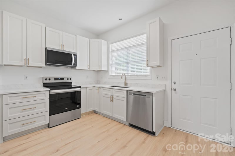 105 Woodsong Ln, Mooresville, NC 28117