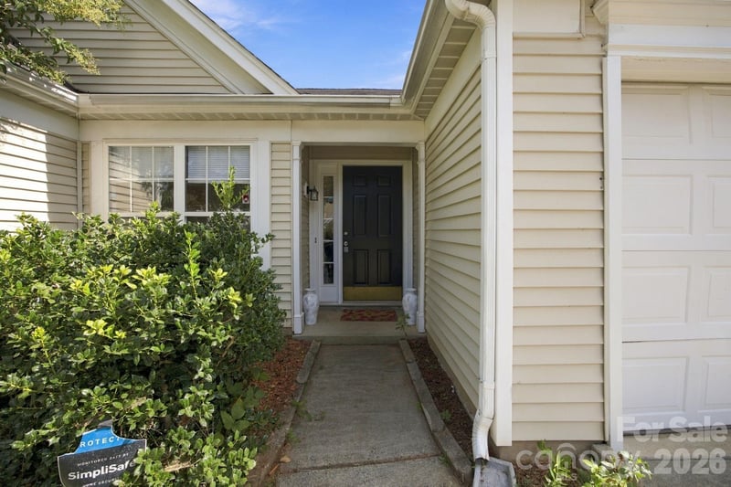 7422 Stone Mountain Ct, Charlotte, NC 28262