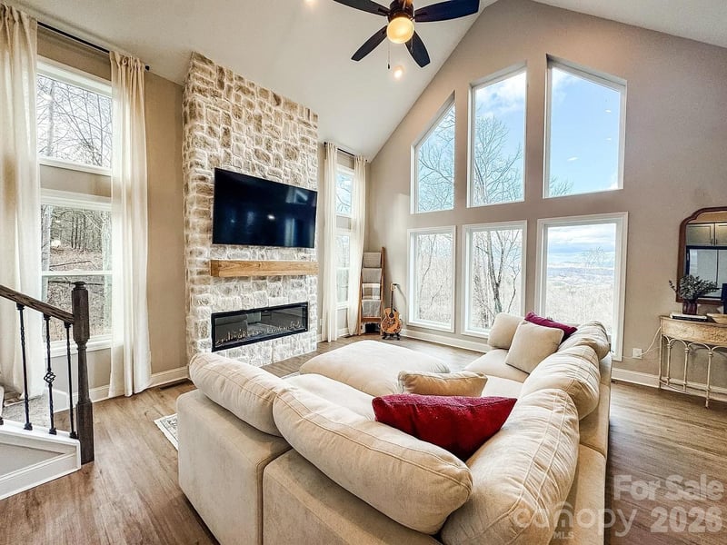 71 View Ridge Pw, Leicester, NC 28748