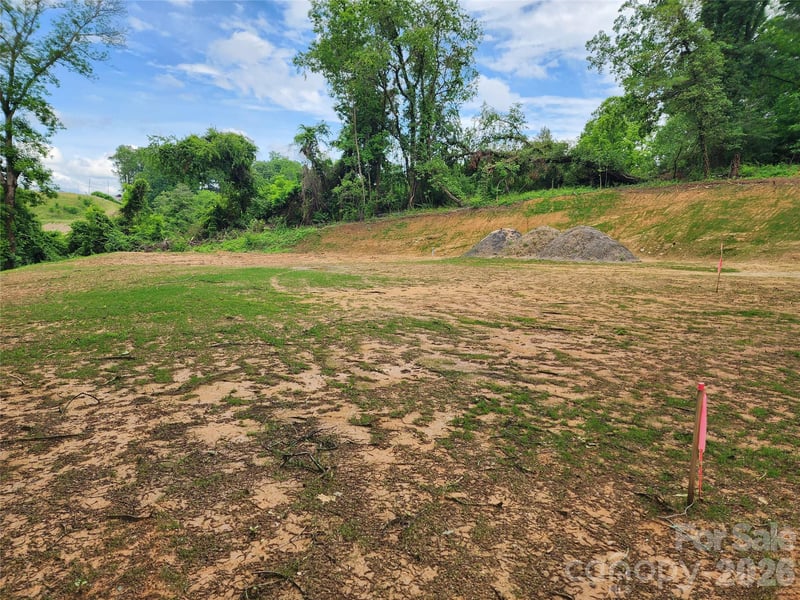 68 S Bear Creek Rd, Asheville, NC 28806