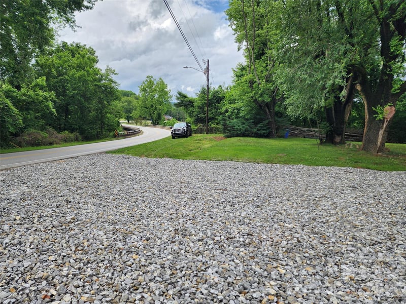 68 S Bear Creek Rd, Asheville, NC 28806