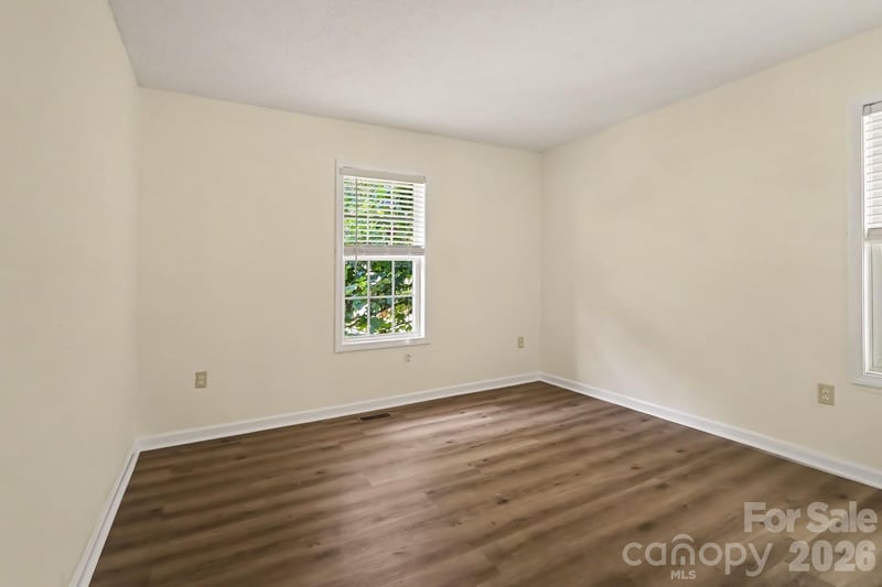 7 Firestone Ct, Etowah, NC 28729