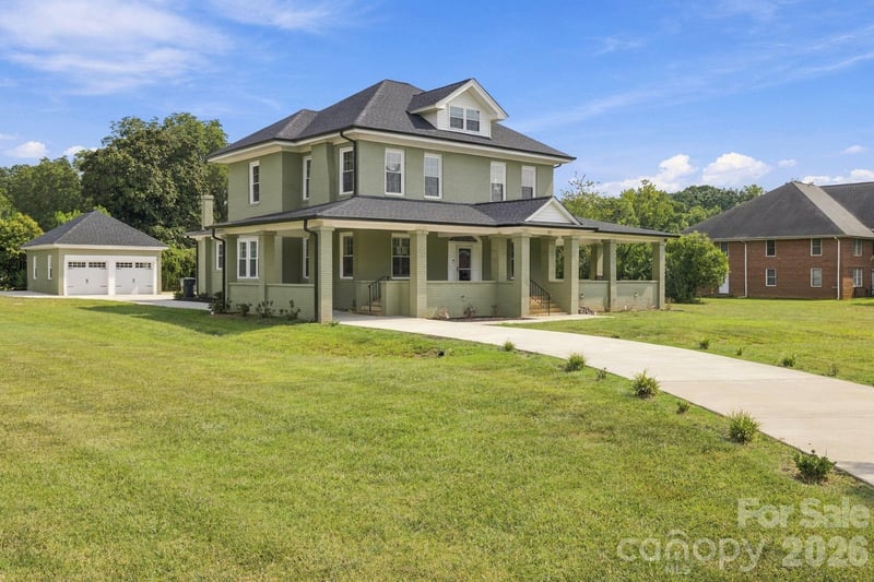 201 E 1st St, Lowell, NC 28098