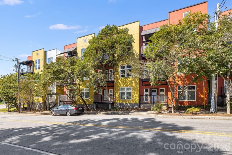 125 Clingman Ave #203, Asheville, NC 28801