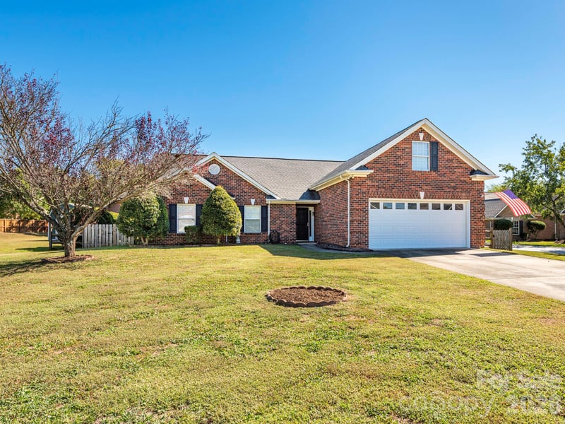 8415 Quail Hollow Dr, Harrisburg, NC 28075