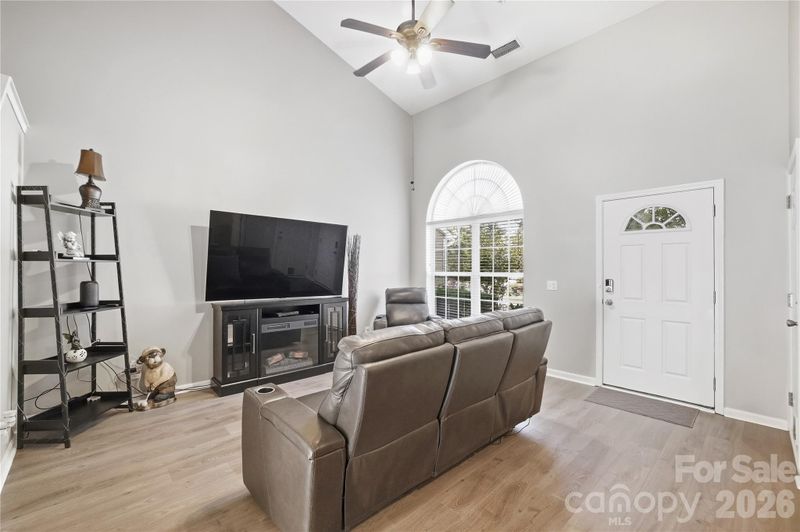 2718 Mill Valley Ct, Charlotte, NC 28105