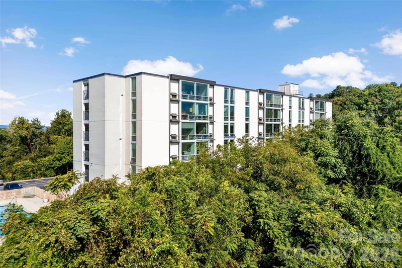 647 Town Mountain Rd #407, Asheville, NC 28804