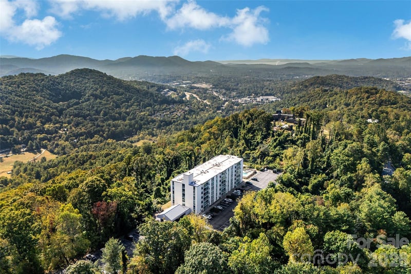 647 Town Mountain Rd #407, Asheville, NC 28804