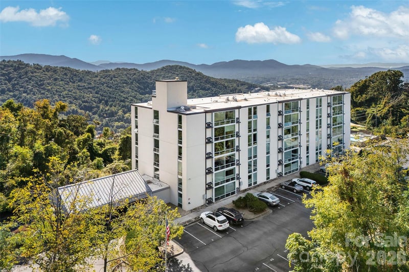 647 Town Mountain Rd #407, Asheville, NC 28804