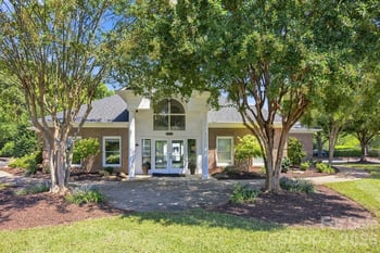 10018 Glencrest Dr, Huntersville, NC 28078