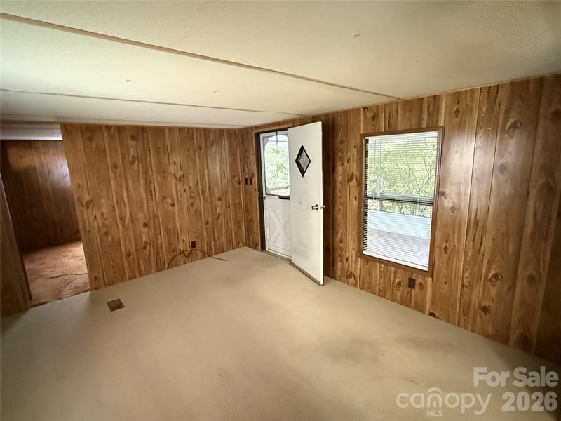 6 Short Dix Creek Rd, Leicester, NC 28748