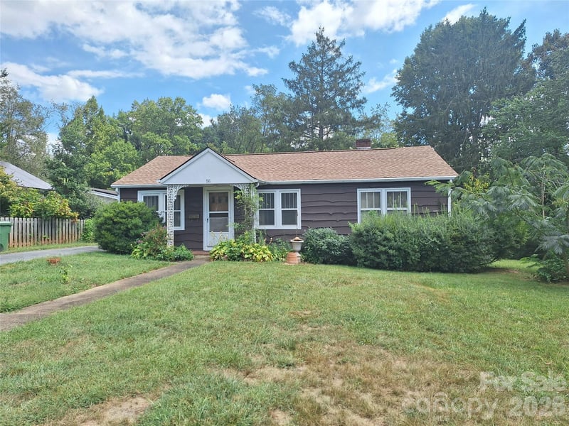 16 Shannon Dr, Asheville, NC 28803