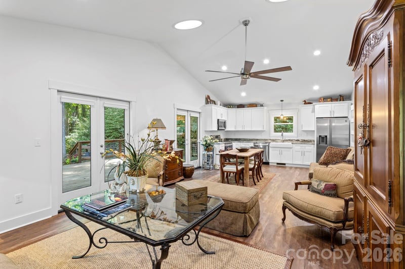 400 Laurel Dr, Saluda, NC 28773
