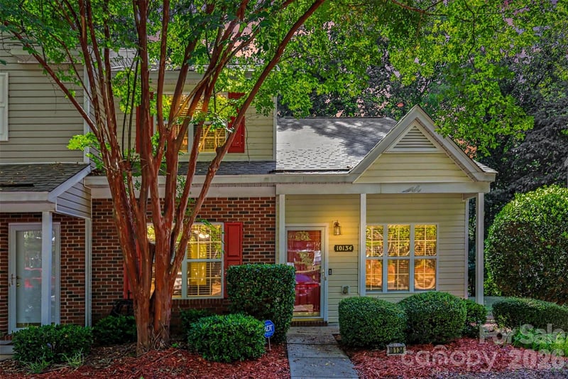 10134 Frosty Ln, Charlotte, NC 28216