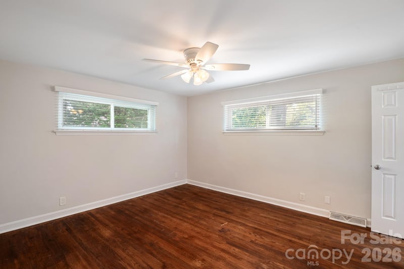 6414 Elmwood Cir, Charlotte, NC 28214