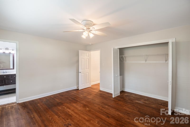 6414 Elmwood Cir, Charlotte, NC 28214