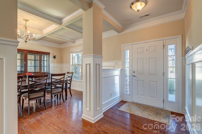 5 Breyerton Ct, Asheville, NC 28804