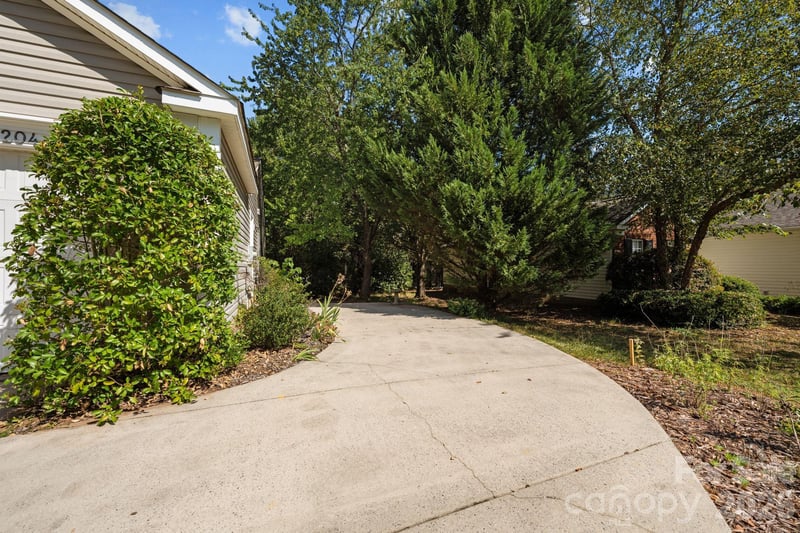 5204 Ashie Ave, Matthews, NC 28104