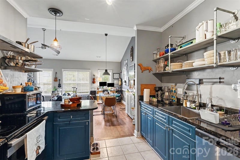 9243 Meadow Vista Rd, Charlotte, NC 28213