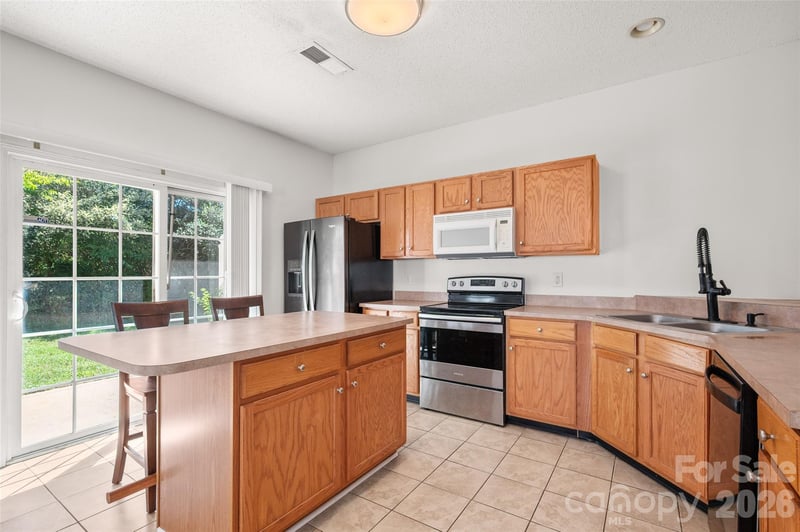 2738 Mill Valley Ct, Matthews, NC 28105