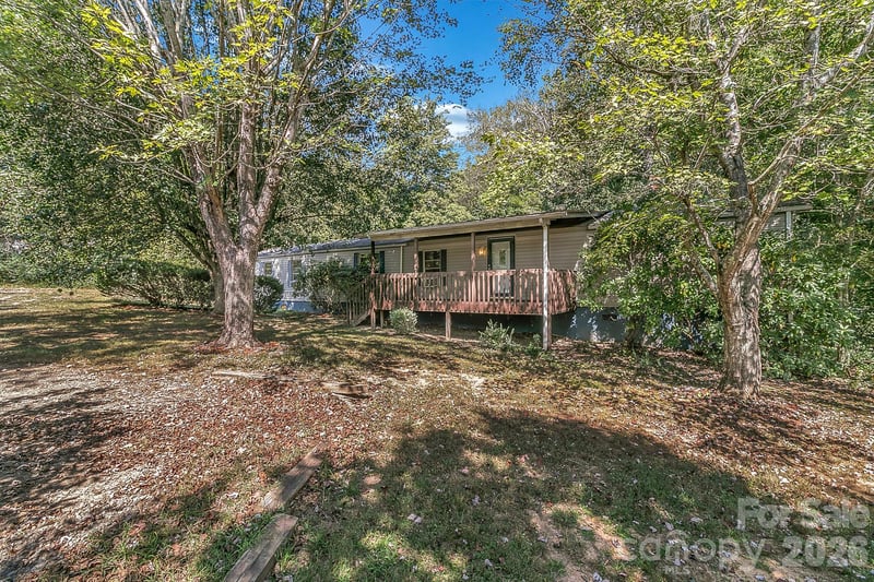17 Blackberry Ln, Candler, NC 28715