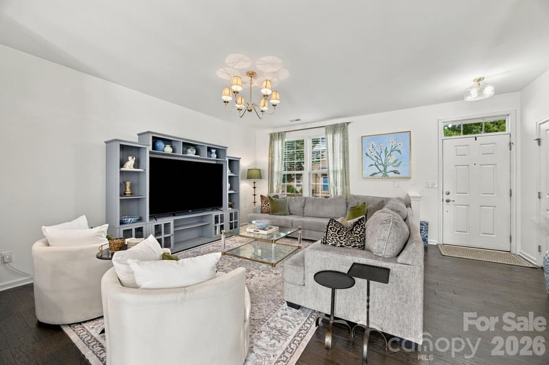 1717 Fleetwood Dr, Charlotte, NC 28208