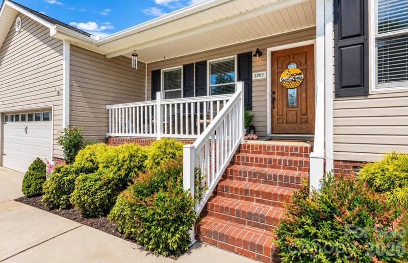 3209 Timothy Ln, Lincolnton, NC 28092