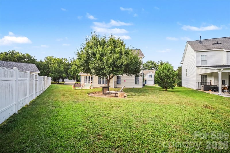 15725 Southern Garden Ln, Charlotte, NC 28278